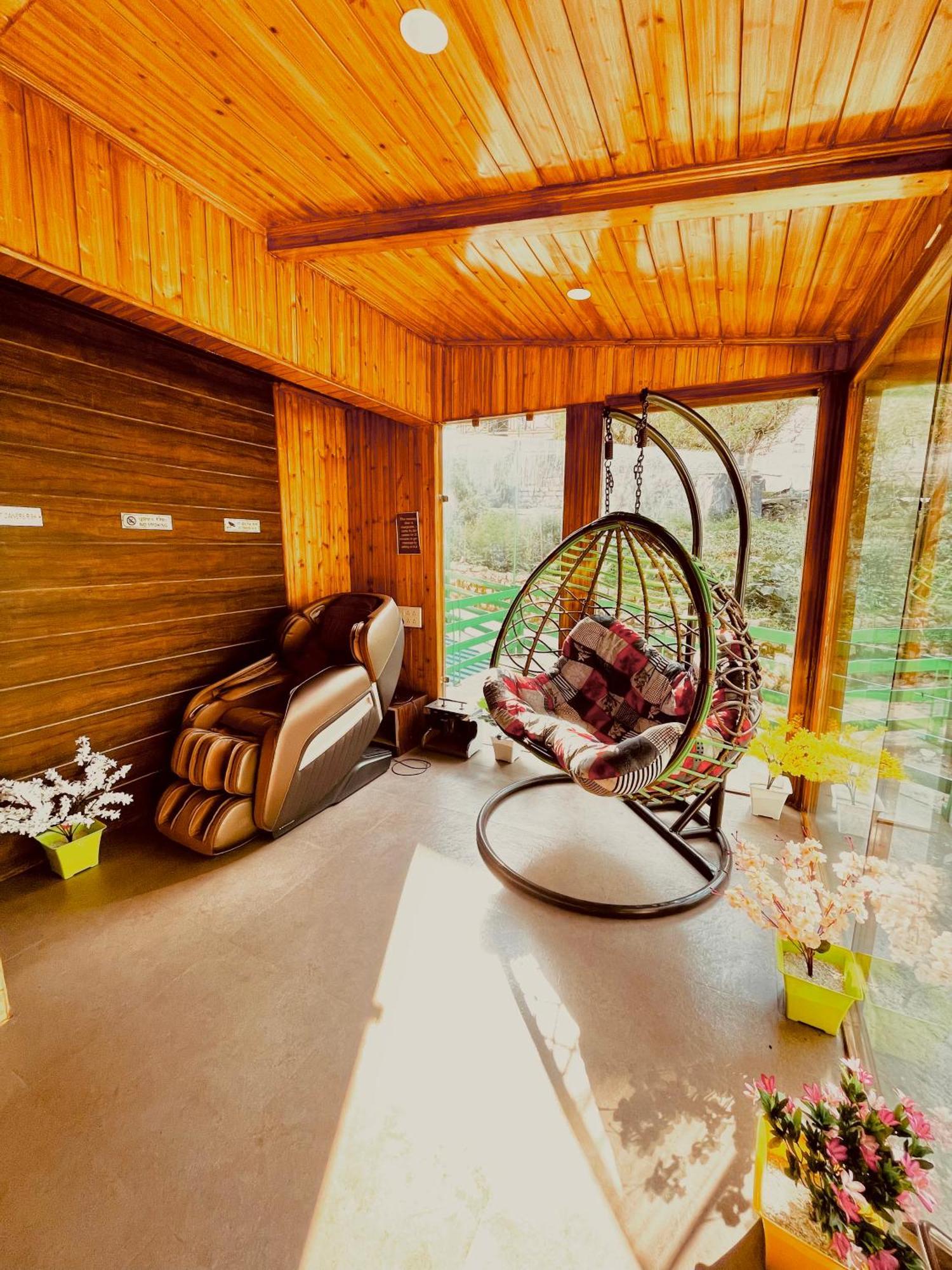 Tata Vista Resort Mall Road Manali - Centrally Heated & Air Cooled Eksteriør bilde