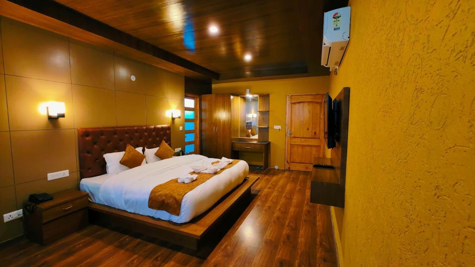 Tata Vista Resort Mall Road Manali - Centrally Heated & Air Cooled Eksteriør bilde