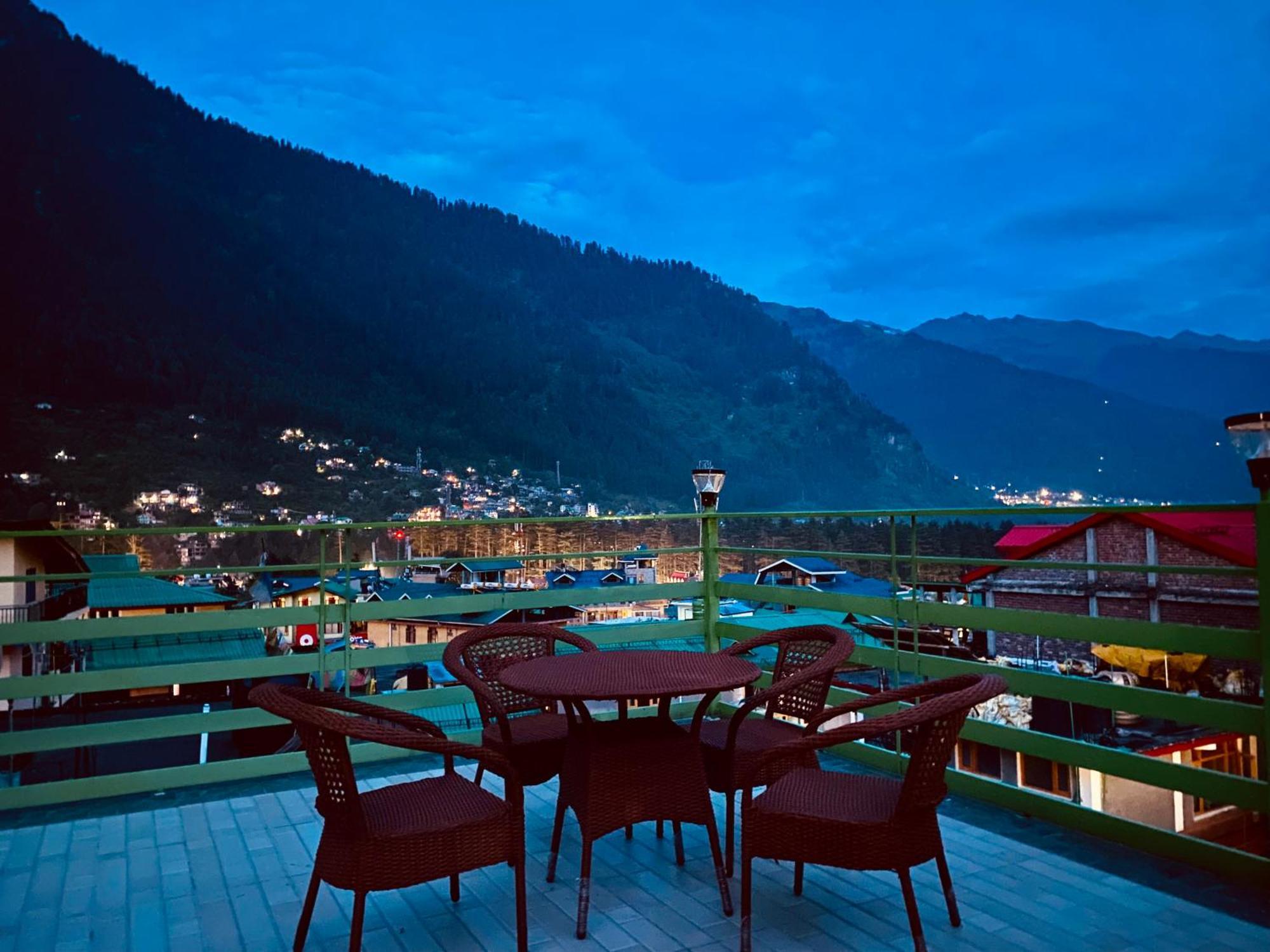 Tata Vista Resort Mall Road Manali - Centrally Heated & Air Cooled Eksteriør bilde