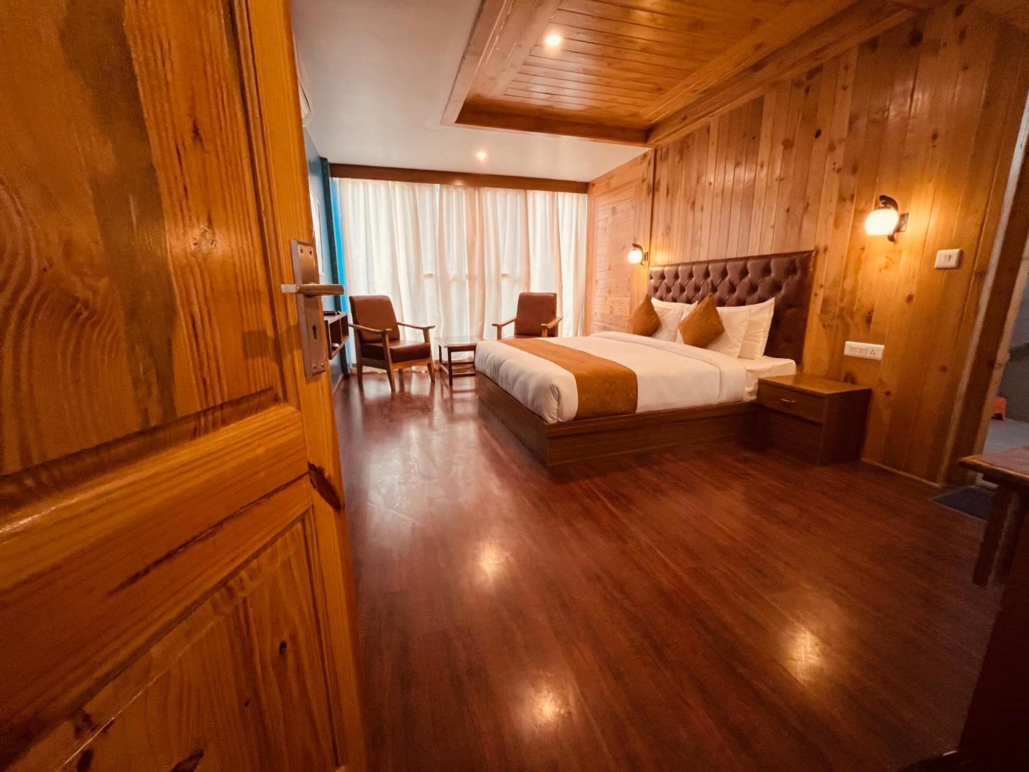 Tata Vista Resort Mall Road Manali - Centrally Heated & Air Cooled Eksteriør bilde